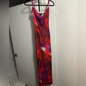 Pretty Little Thing Pink Abstract Print Plisse Strappy Maxi Dress - US 8